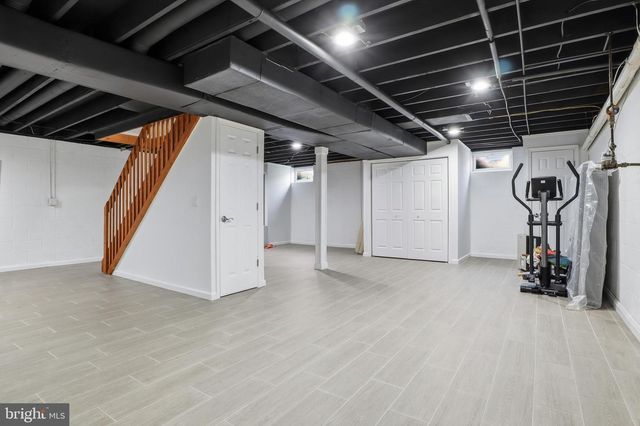 6136 FRIAR RD, Harrisburg, PA 17111