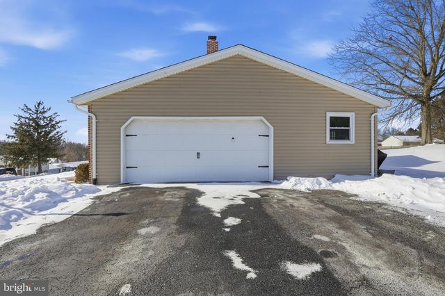 6136 FRIAR RD, Harrisburg, PA 17111