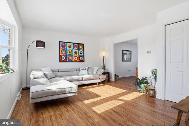 6136 FRIAR RD, Harrisburg, PA 17111