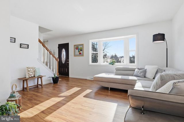 6136 FRIAR RD, Harrisburg, PA 17111