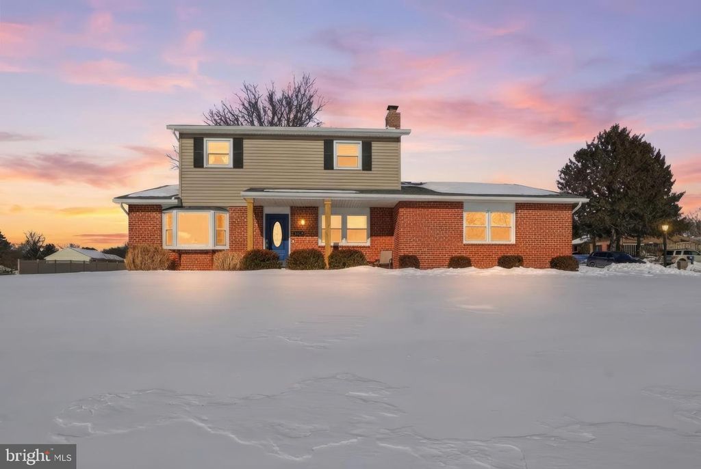 6136 FRIAR RD, Harrisburg, PA 17111