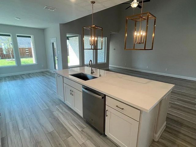 136 Glenwood Drive, Oak Point, TX 75068