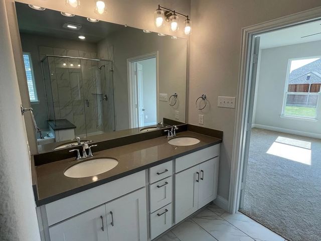 136 Glenwood Drive, Oak Point, TX 75068