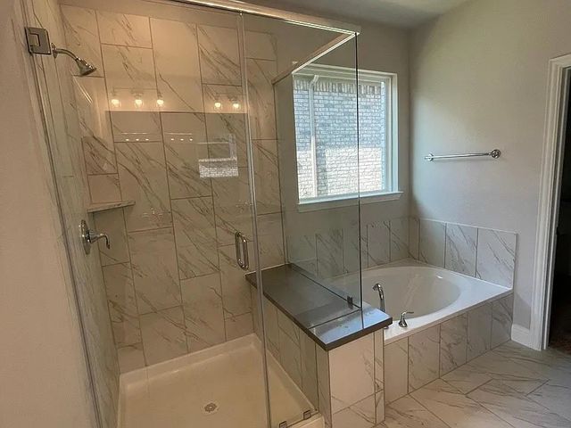 136 Glenwood Drive, Oak Point, TX 75068