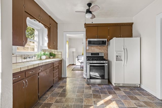 3132 B St, Sacramento, CA 95816