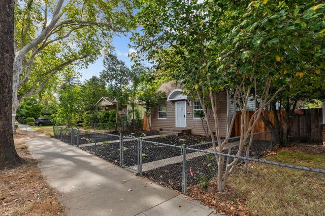 3132 B St, Sacramento, CA 95816