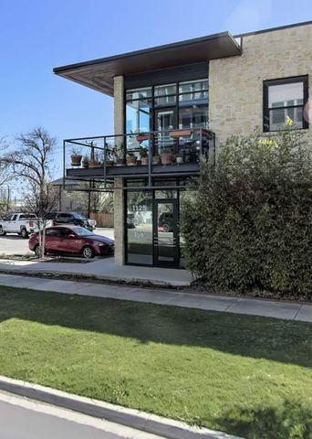 1125 S Jennings Avenue 202, Fort Worth, TX 76104