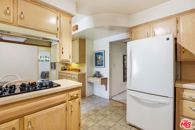 14200 Chandler Boulevard, Sherman Oaks, CA 91401