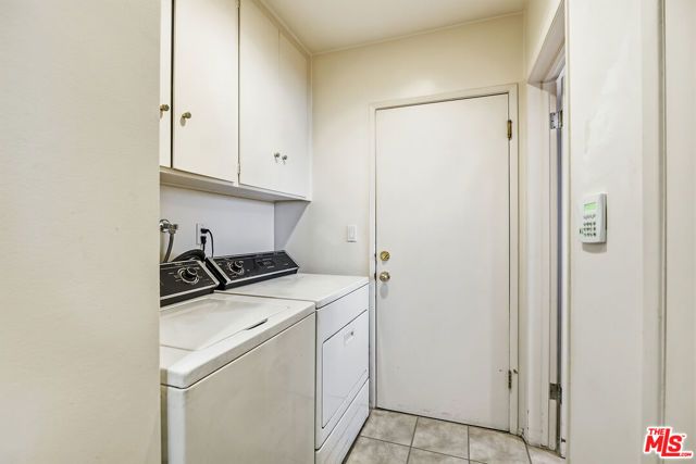 14200 Chandler Boulevard, Sherman Oaks, CA 91401