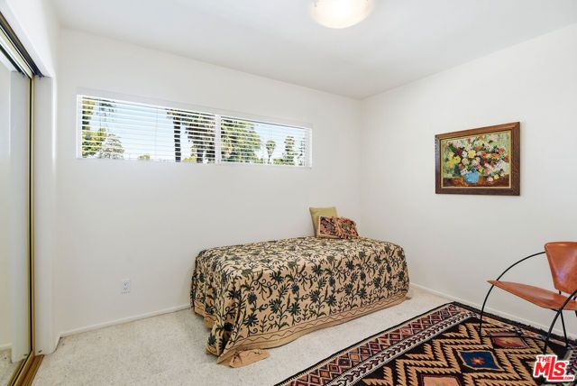 14200 Chandler Boulevard, Sherman Oaks, CA 91401