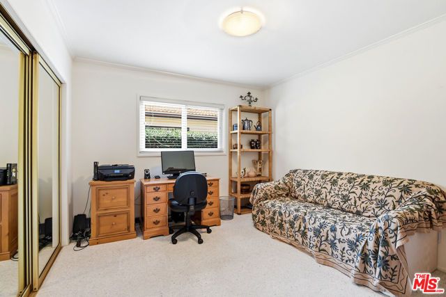 14200 Chandler Boulevard, Sherman Oaks, CA 91401