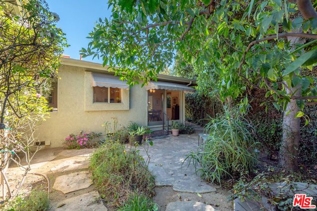 14200 Chandler Boulevard, Sherman Oaks, CA 91401