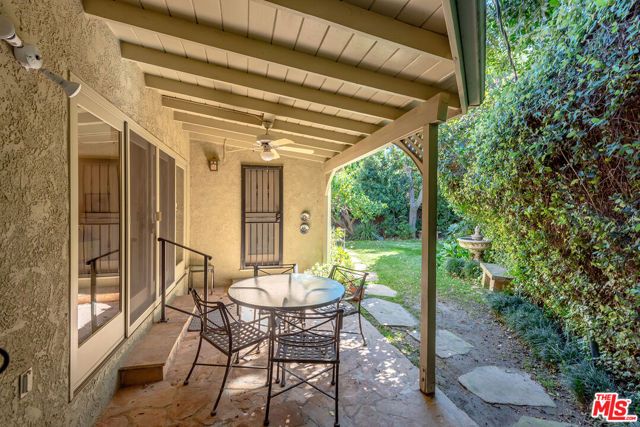 14200 Chandler Boulevard, Sherman Oaks, CA 91401