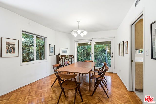 14200 Chandler Boulevard, Sherman Oaks, CA 91401