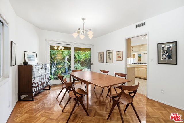 14200 Chandler Boulevard, Sherman Oaks, CA 91401