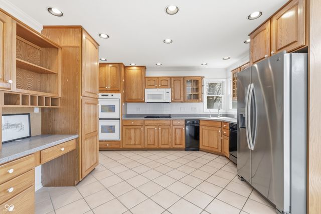 15 Wildwood Drive, Carmel, IN 46032