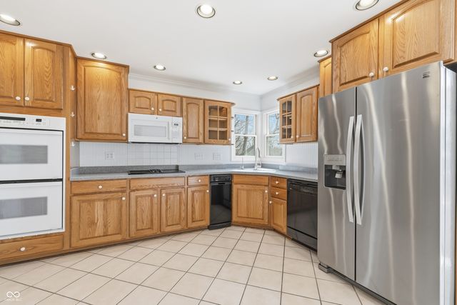 15 Wildwood Drive, Carmel, IN 46032