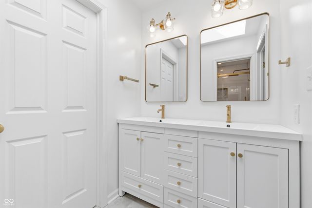 15 Wildwood Drive, Carmel, IN 46032