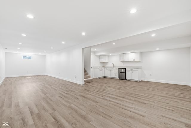 15 Wildwood Drive, Carmel, IN 46032