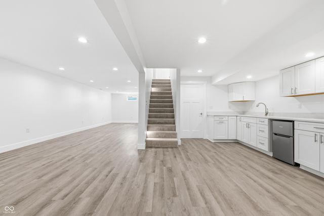 15 Wildwood Drive, Carmel, IN 46032