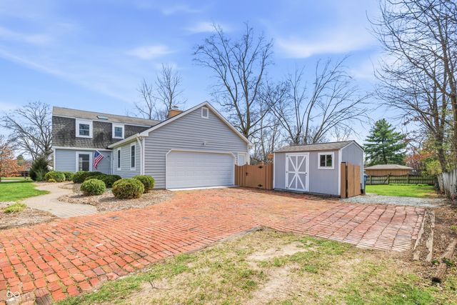 15 Wildwood Drive, Carmel, IN 46032