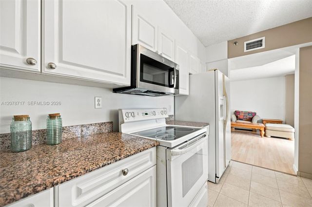 5900 Collins Avenue 1006, Miami Beach, FL 33140