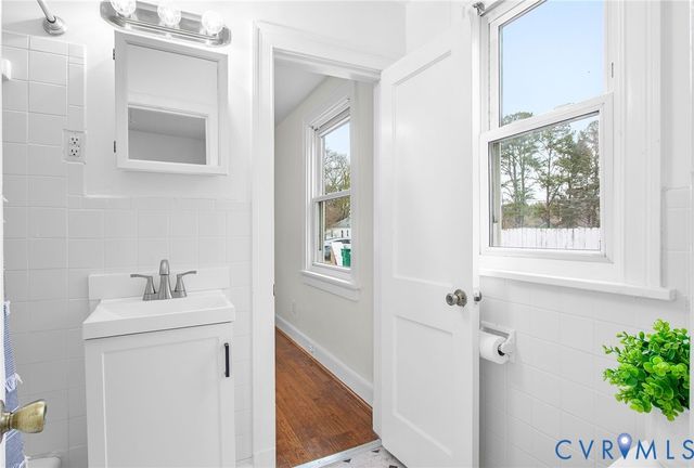 609 Woodstock Rd, Richmond, VA 23224