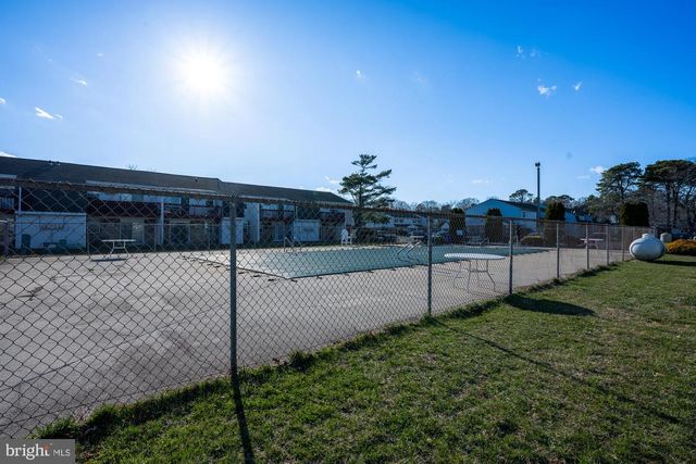 73-B OXFORD VLG, Egg Harbor Township, NJ 08234