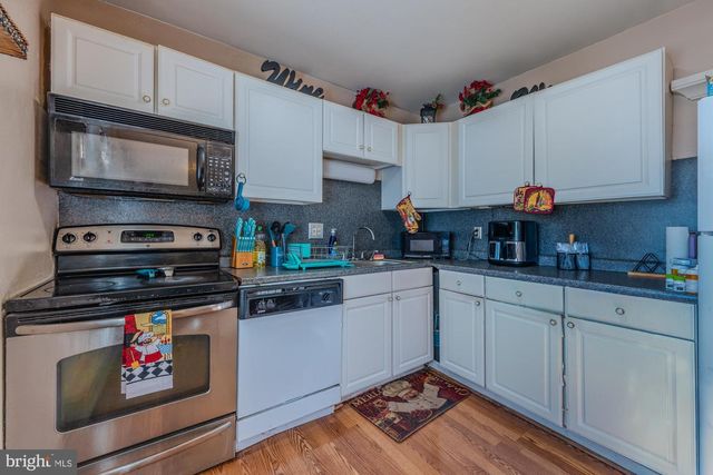 73-B OXFORD VLG, Egg Harbor Township, NJ 08234