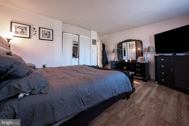73-B OXFORD VLG, Egg Harbor Township, NJ 08234