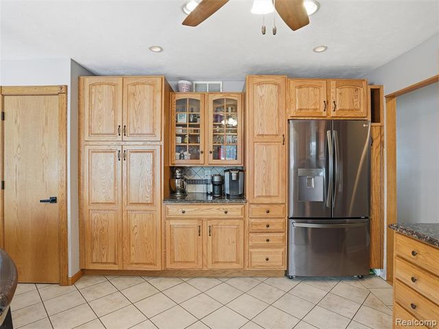 27944 Flanders Avenue, Warren, MI 48088