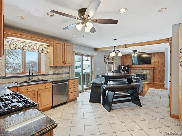 27944 Flanders Avenue, Warren, MI 48088