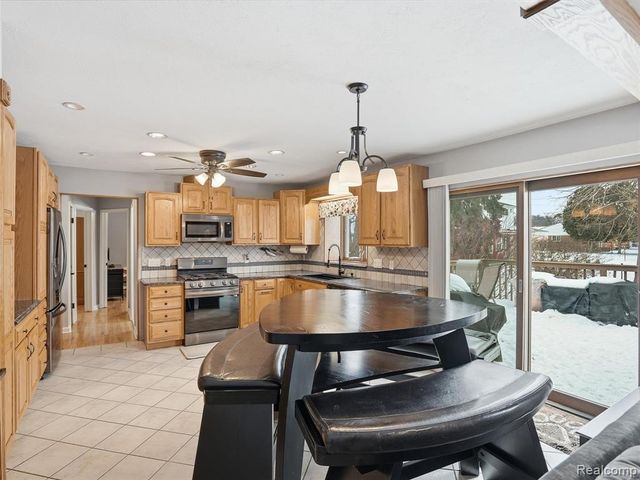 27944 Flanders Avenue, Warren, MI 48088