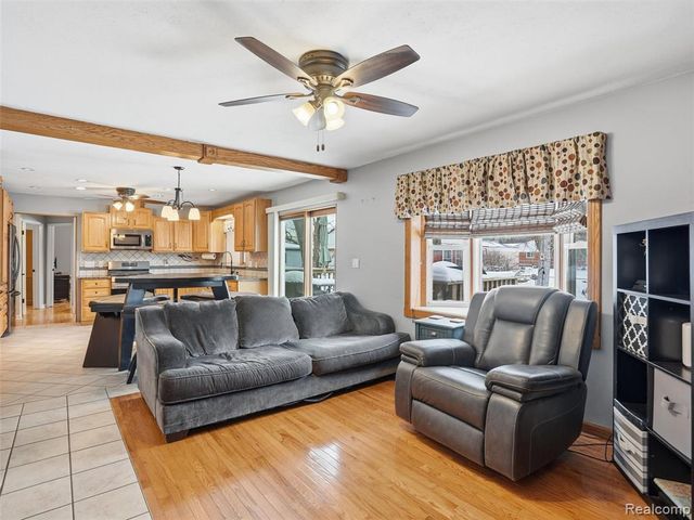 27944 Flanders Avenue, Warren, MI 48088