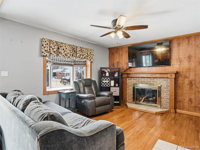 27944 Flanders Avenue, Warren, MI 48088