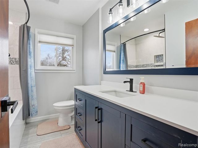 27944 Flanders Avenue, Warren, MI 48088