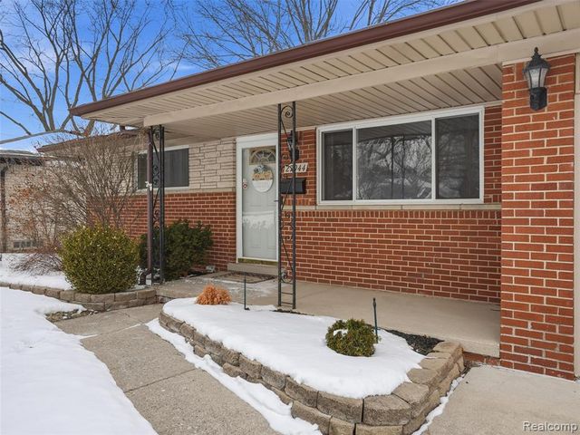 27944 Flanders Avenue, Warren, MI 48088