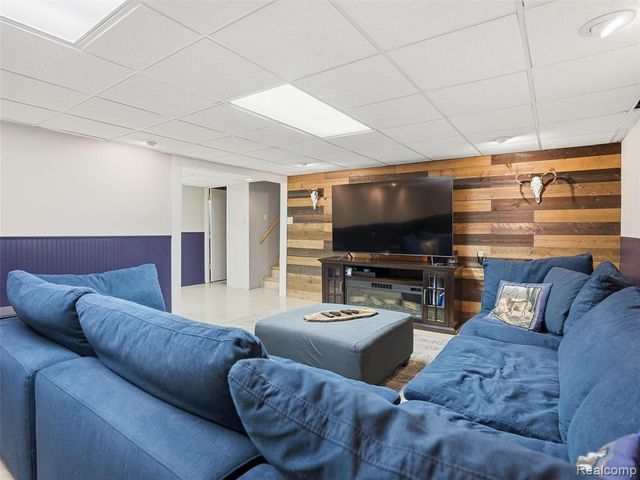 27944 Flanders Avenue, Warren, MI 48088