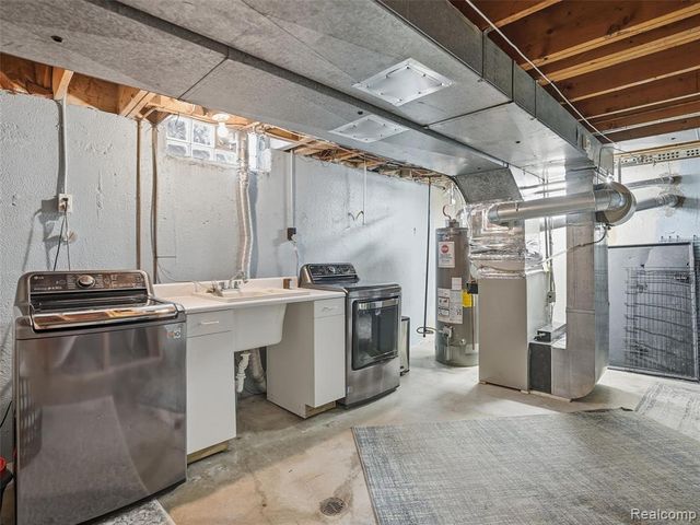 27944 Flanders Avenue, Warren, MI 48088