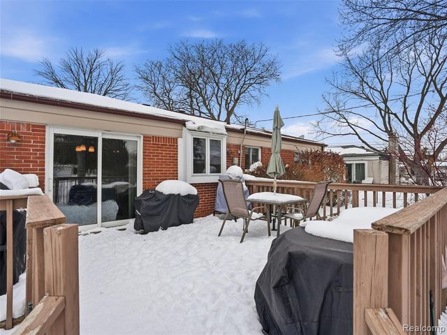 27944 Flanders Avenue, Warren, MI 48088