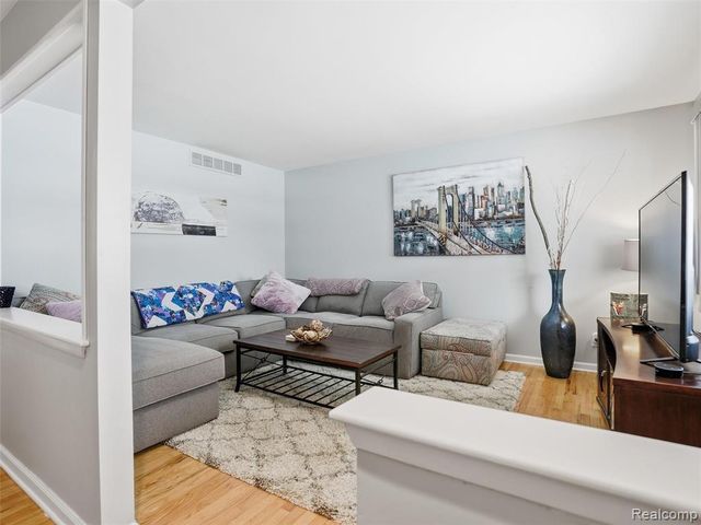 27944 Flanders Avenue, Warren, MI 48088