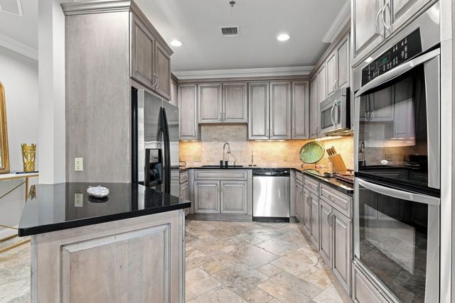 110 31st Ave N Apt 404, Nashville, TN 37203