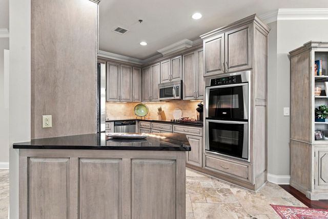 110 31st Ave N Apt 404, Nashville, TN 37203