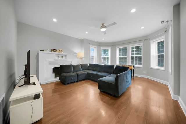 8019 S Eberhart Avenue, Chicago, IL 60619