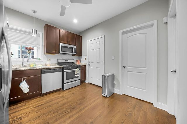 8019 S Eberhart Avenue, Chicago, IL 60619