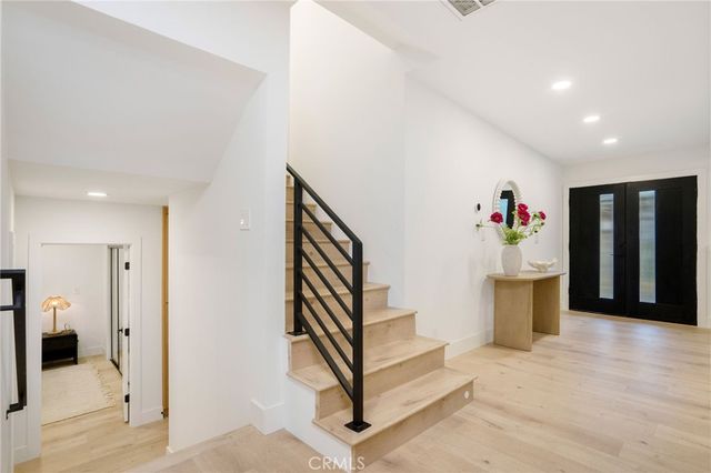 14457 Glorietta Drive, Sherman Oaks, CA 91423