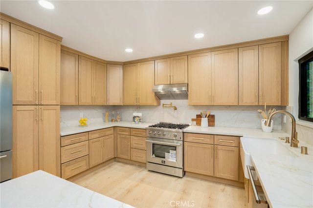 14457 Glorietta Drive, Sherman Oaks, CA 91423