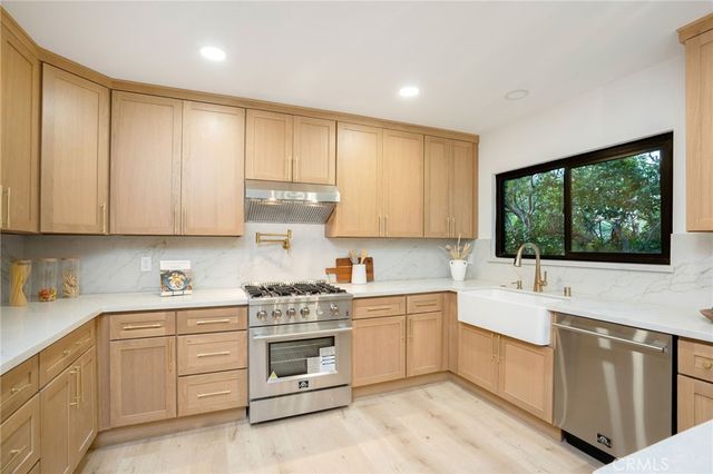 14457 Glorietta Drive, Sherman Oaks, CA 91423