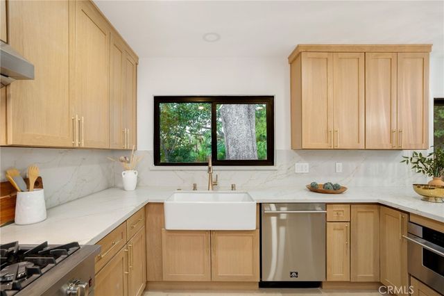 14457 Glorietta Drive, Sherman Oaks, CA 91423