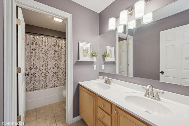 2707 Sweetgum Court, Valparaiso, IN 46383